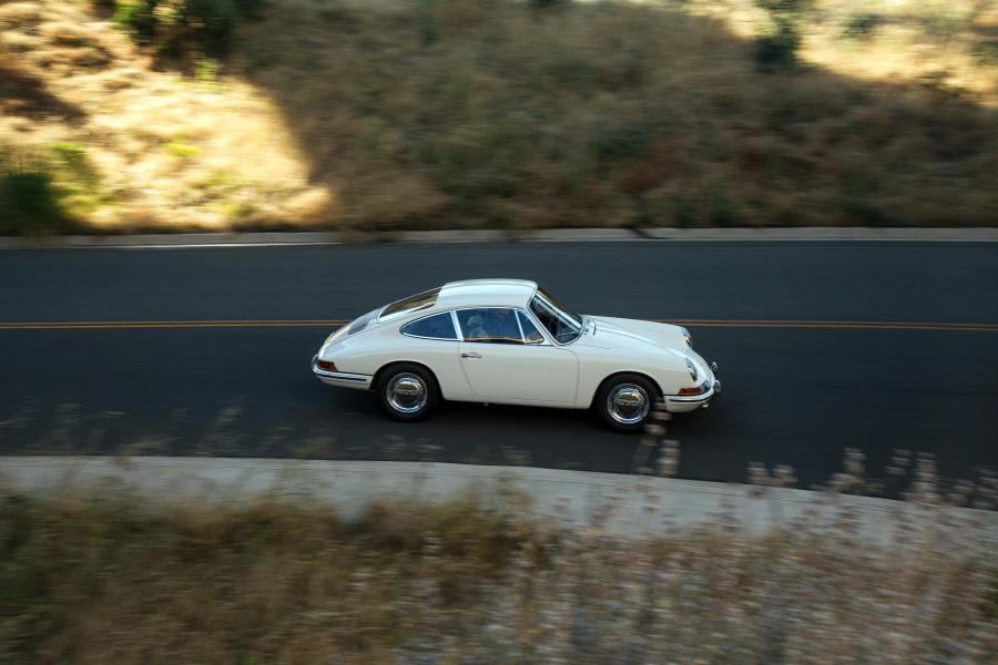  Porsche 911 2.0 Coupe 1965 года  (NA) (фото 26 из 33)